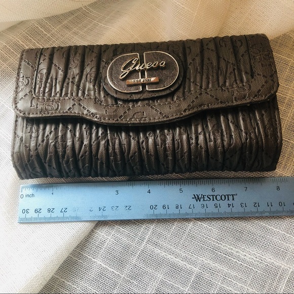 💜3/$30 Guess Wallet with logo - Picture 6 of 12